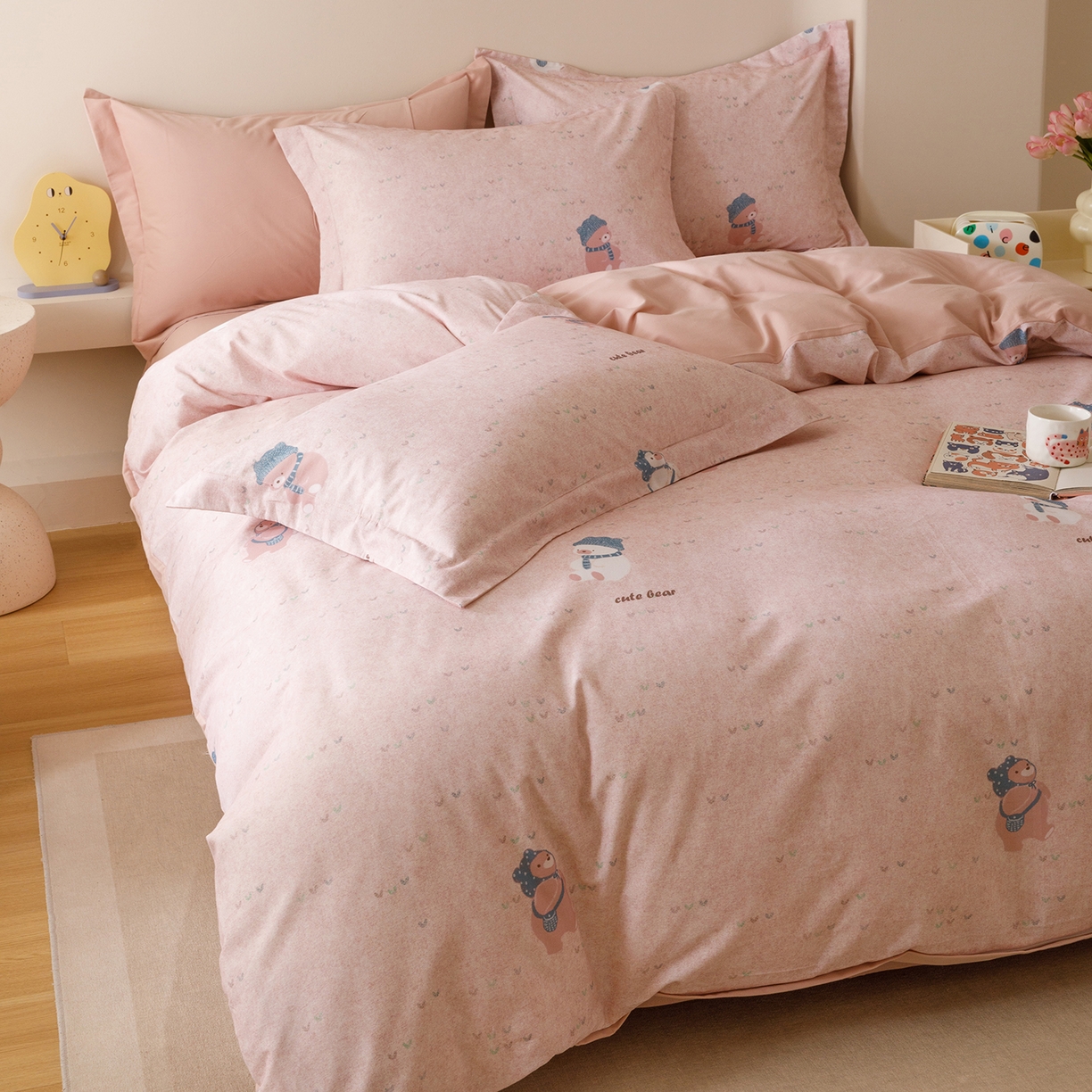 91家纺网 家纺一手货源 找家纺 爱思佳 2025新款加厚全棉纯棉磨毛数码印花四件套 幸福熊