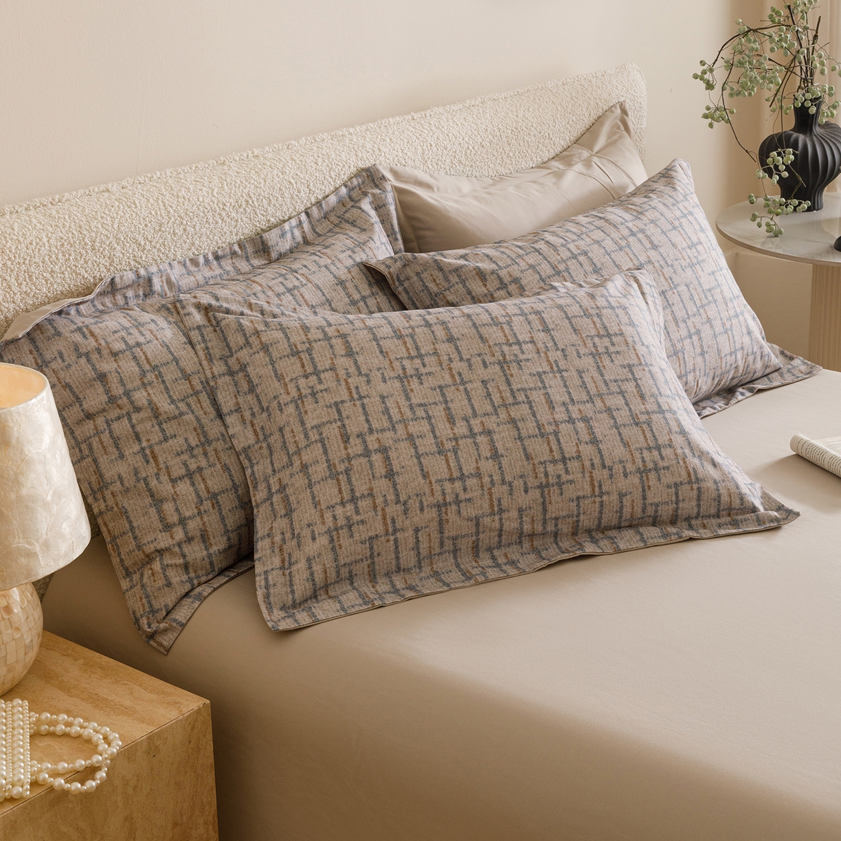 91家纺网 家纺一手货源 找家纺 爱思佳 2025新款加厚全棉纯棉磨毛数码印花四件套 追影-驼