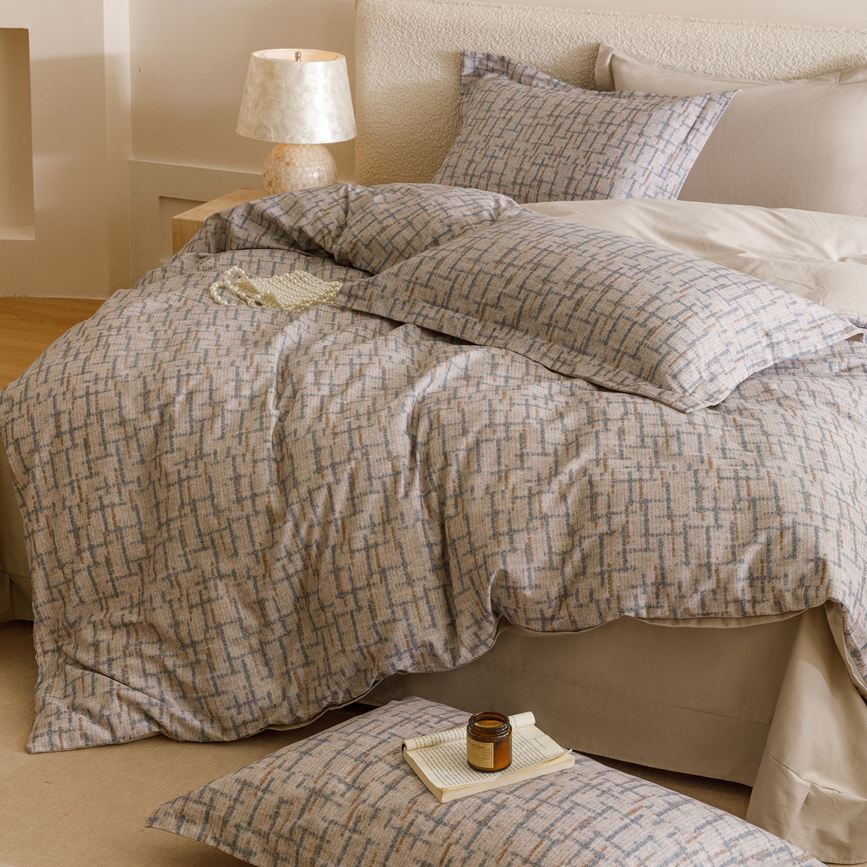 91家纺网 家纺一手货源 找家纺 爱思佳 2025新款加厚全棉纯棉磨毛数码印花四件套 追影-驼