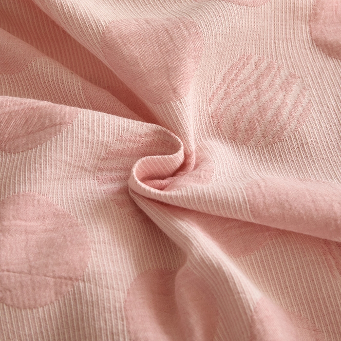 91家纺网 家纺一手货源 找家纺 佳汐蓝家纺2025秋冬新款三层纱色织水洗棉大提花系列四件套 波妞-粉