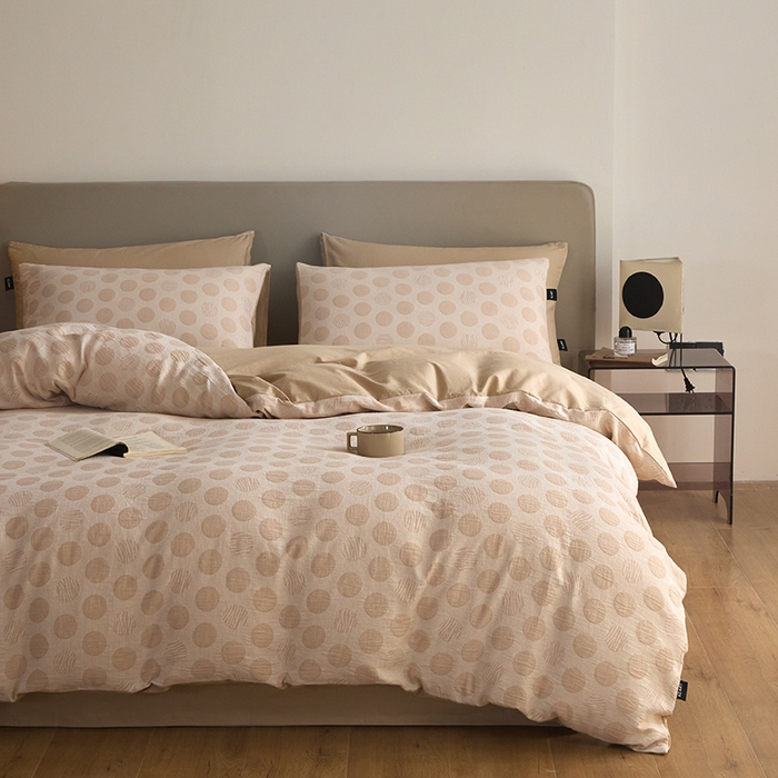 91家纺网 家纺一手货源 找家纺 佳汐蓝家纺2025秋冬新款三层纱色织水洗棉大提花系列四件套 波妞-卡其