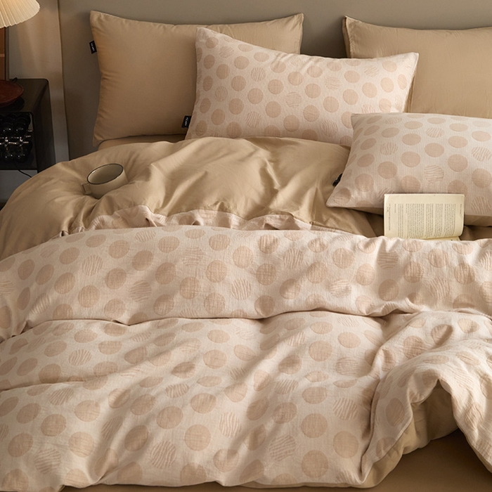 91家纺网 家纺一手货源 找家纺 佳汐蓝家纺2025秋冬新款三层纱色织水洗棉大提花系列四件套 波妞-卡其