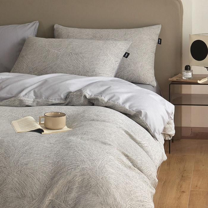 91家纺网 家纺一手货源 找家纺 佳汐蓝家纺2025秋冬新款三层纱色织水洗棉大提花系列四件套 伯尔纳-黑