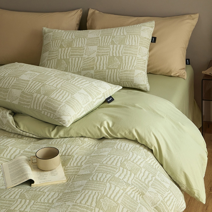 91家纺网 家纺一手货源 找家纺 佳汐蓝家纺2025秋冬新款三层纱色织水洗棉大提花系列四件套 梦境之翼-绿