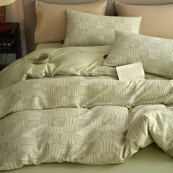 91家纺网 家纺一手货源 找家纺 佳汐蓝家纺2025秋冬新款三层纱色织水洗棉大提花系列四件套 梦境之翼-绿