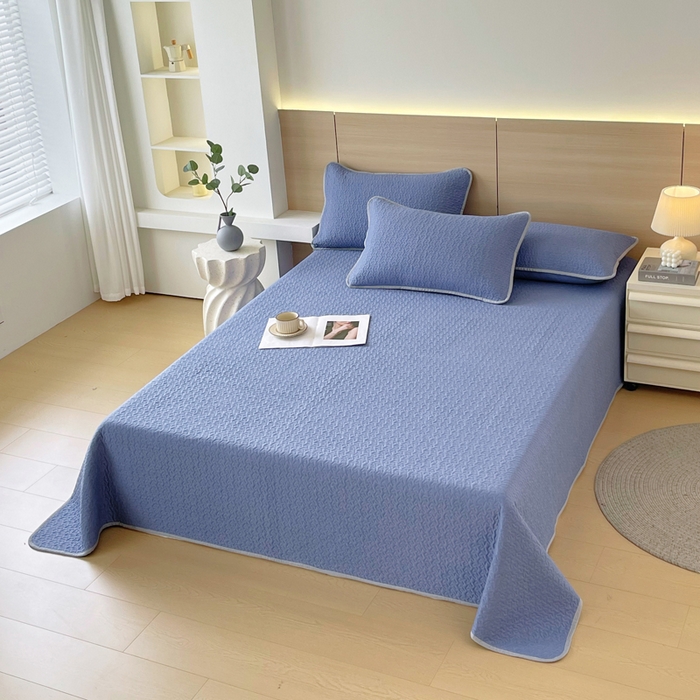 91家纺网 家纺一手货源 找家纺 春皖家纺 2025新款全棉多功能单床盖 床盖单件 艾迪-蓝