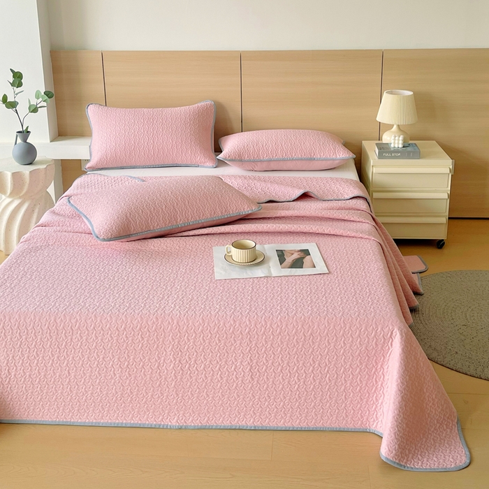 91家纺网 家纺一手货源 找家纺 春皖家纺 2025新款全棉多功能单床盖 床盖单件 艾迪-粉