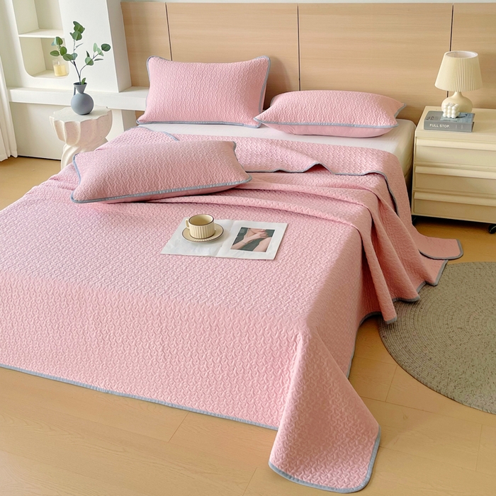 91家纺网 家纺一手货源 找家纺 春皖家纺 2025新款全棉多功能单床盖 床盖单件 艾迪-粉