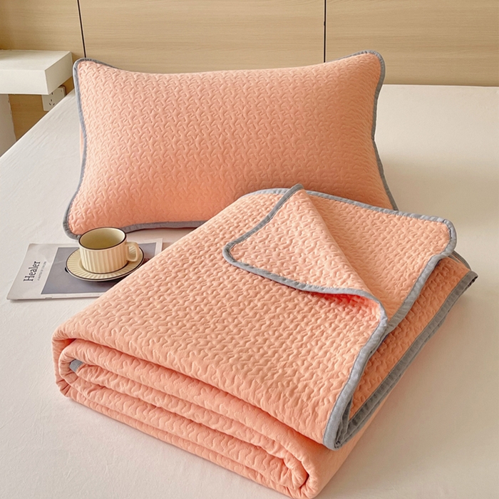 91家纺网 家纺一手货源 找家纺 春皖家纺 2025新款全棉多功能单床盖 床盖单件 洛格-玉色