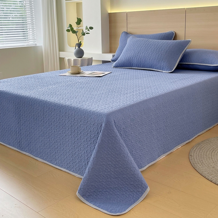 91家纺网 家纺一手货源 找家纺 春皖家纺 2025新款全棉多功能单床盖 床盖单件 艾迪-蓝