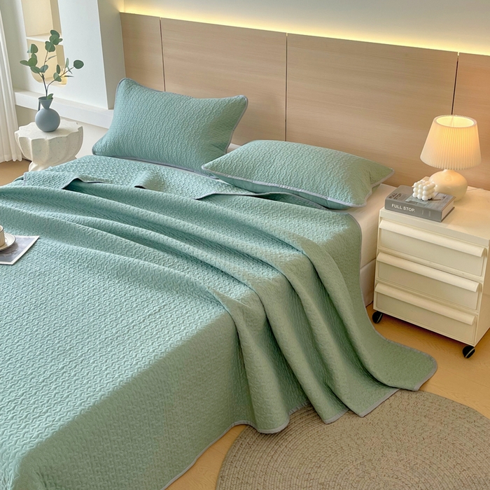 91家纺网 家纺一手货源 找家纺 春皖家纺 2025新款全棉多功能单床盖 床盖单件 艾迪-绿