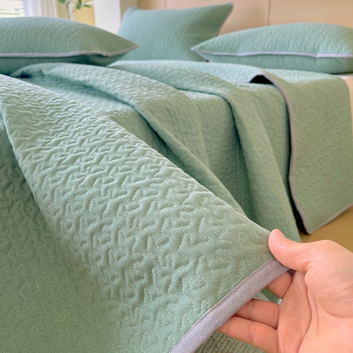 91家纺网 家纺一手货源 找家纺 春皖家纺 2025新款全棉多功能单床盖 床盖单件 艾迪-绿