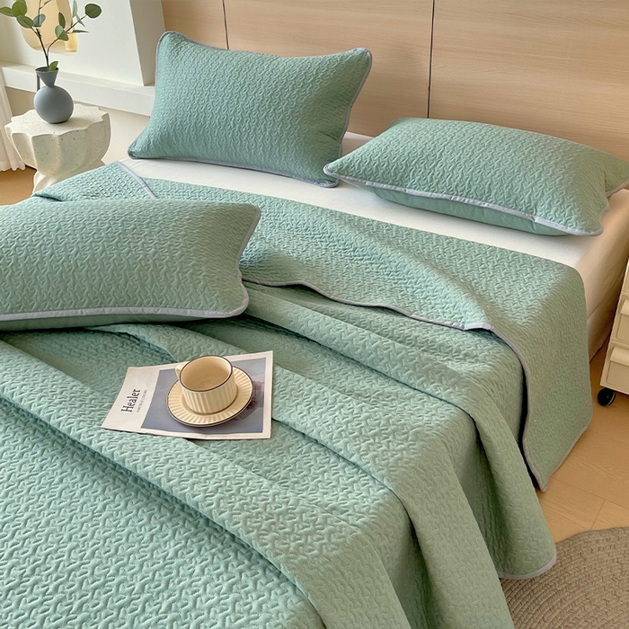 91家纺网 家纺一手货源 找家纺 春皖家纺 2025新款全棉多功能单床盖 床盖单件 艾迪-绿