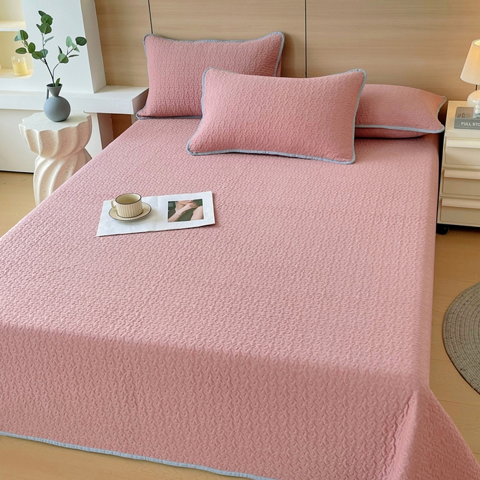 91家纺网 家纺一手货源 找家纺 春皖家纺 2025新款全棉多功能单床盖 床盖单件 洛格-红