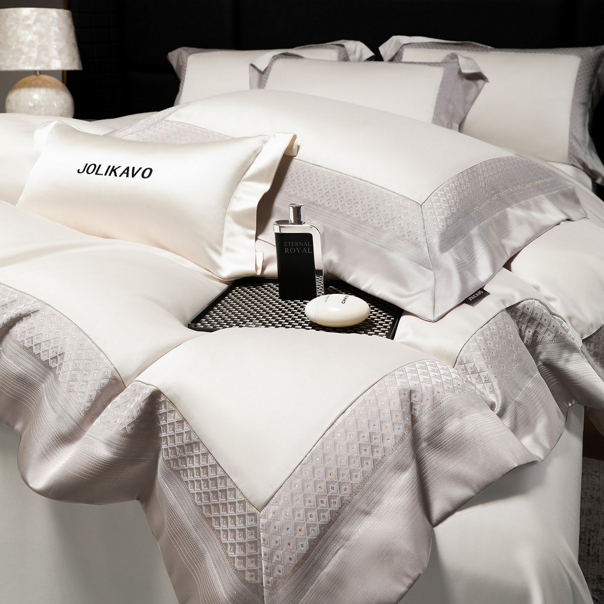 91家纺网 家纺一手货源 找家纺 （总）2025新款轻奢风A类贡缎长绒棉四件套全棉纯棉重工刺绣拼接被套纯色床单床笠高端床上用品