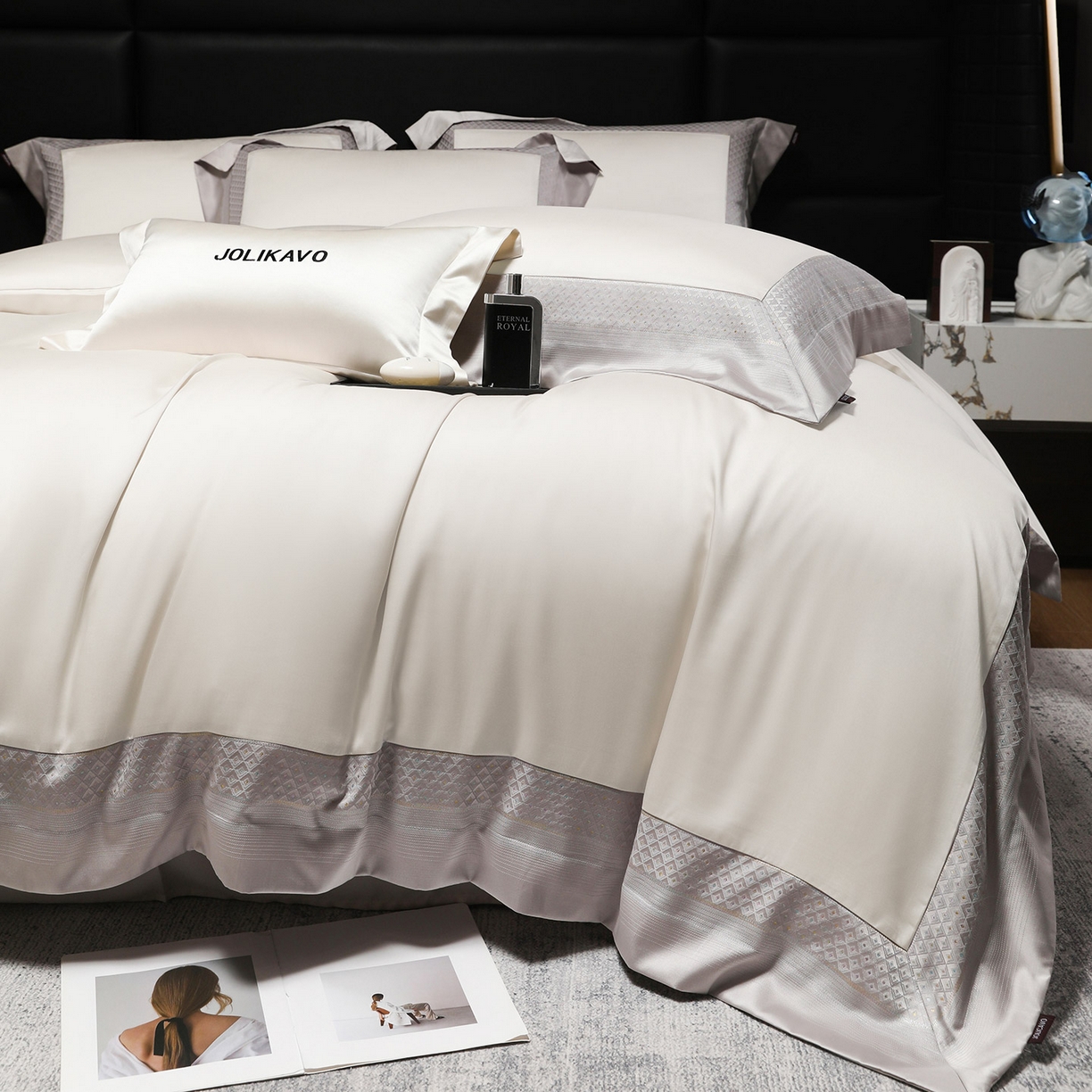 91家纺网 家纺一手货源 找家纺 2025新款轻奢风A类贡缎长绒棉四件套全棉纯棉重工刺绣拼接被套纯色床单床笠高端床上用品 余音-奶昔白