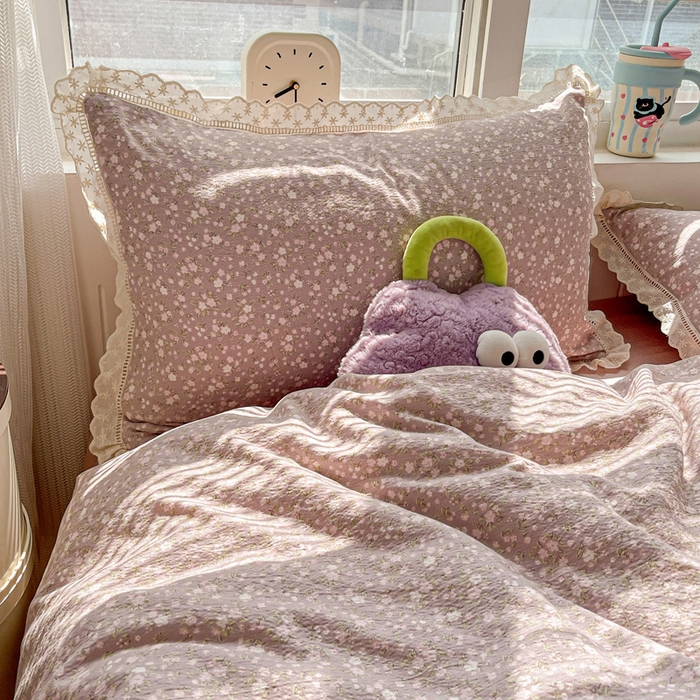 91家纺网 家纺一手货源 找家纺 梦莱斯 2025新款云感木棉皱皱双层纱全棉花边四件套 山野栀子