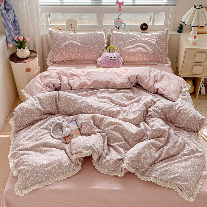 91家纺网 家纺一手货源 找家纺 梦莱斯 2025新款云感木棉皱皱双层纱全棉花边四件套 山野栀子