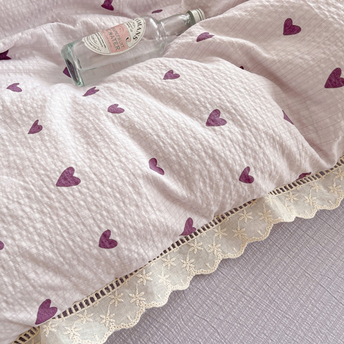 91家纺网 家纺一手货源 找家纺 梦莱斯 2025新款云感木棉皱皱双层纱全棉花边四件套 紫爱心