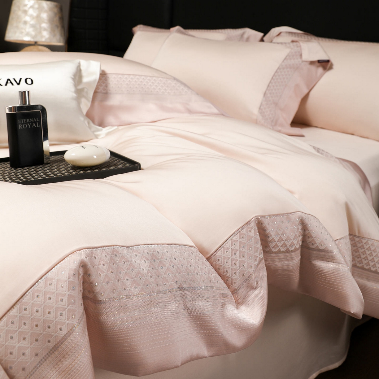 91家纺网 家纺一手货源 找家纺 （总）2025新款轻奢风A类贡缎长绒棉四件套全棉纯棉重工刺绣拼接被套纯色床单床笠高端床上用品