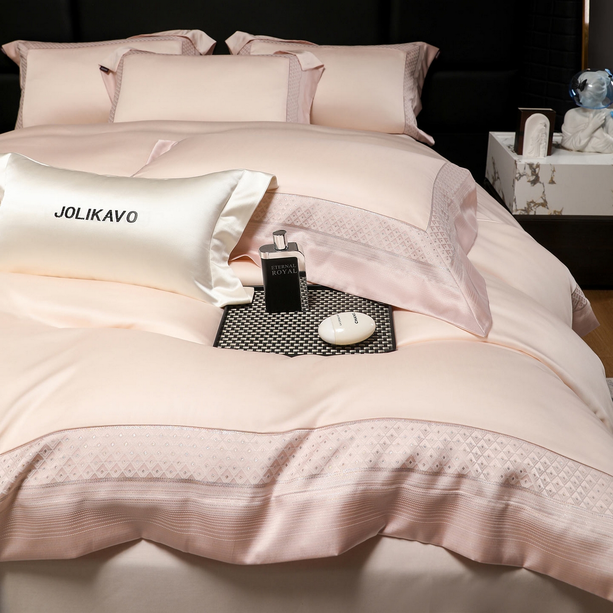 91家纺网 家纺一手货源 找家纺 （总）2025新款轻奢风A类贡缎长绒棉四件套全棉纯棉重工刺绣拼接被套纯色床单床笠高端床上用品