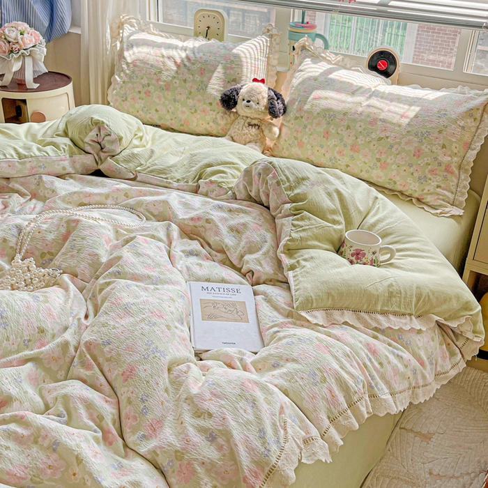 91家纺网 家纺一手货源 找家纺 梦莱斯 2025新款云感木棉皱皱双层纱全棉花边四件套 莱茵河畔