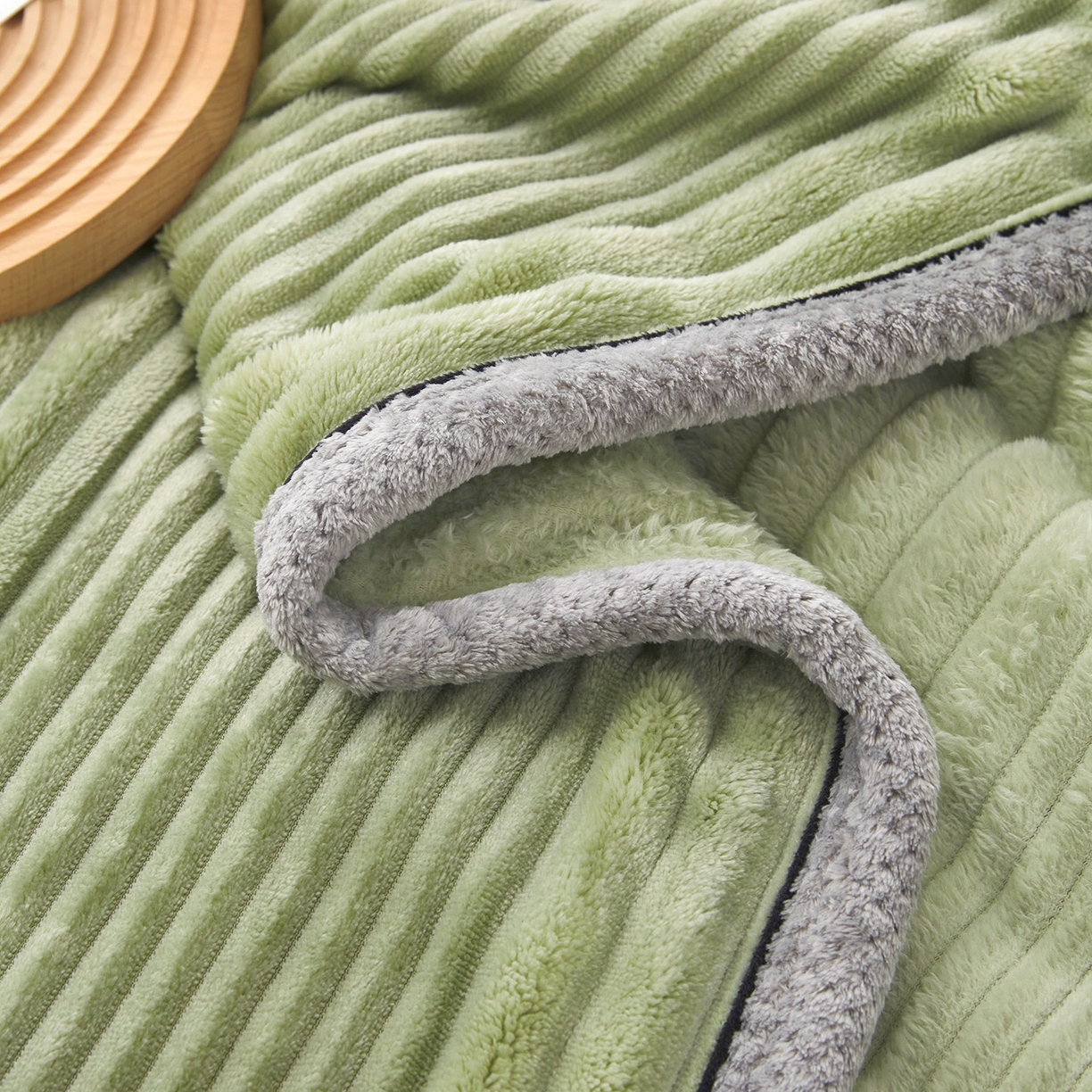 91家纺网 家纺一手货源 找家纺 肖恩毯业2025新款子母条兔毛绒毛毯盖毯休闲毯绒毯毯子跨境专供可打卷外贸出口可定制尺寸 子母-果绿