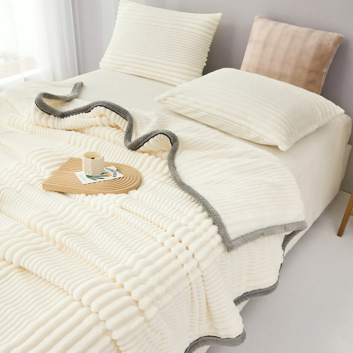 91家纺网 家纺一手货源 找家纺 肖恩毯业2025新款子母条兔毛绒毛毯盖毯休闲毯绒毯毯子跨境专供可打卷外贸出口可定制尺寸 子母-白色