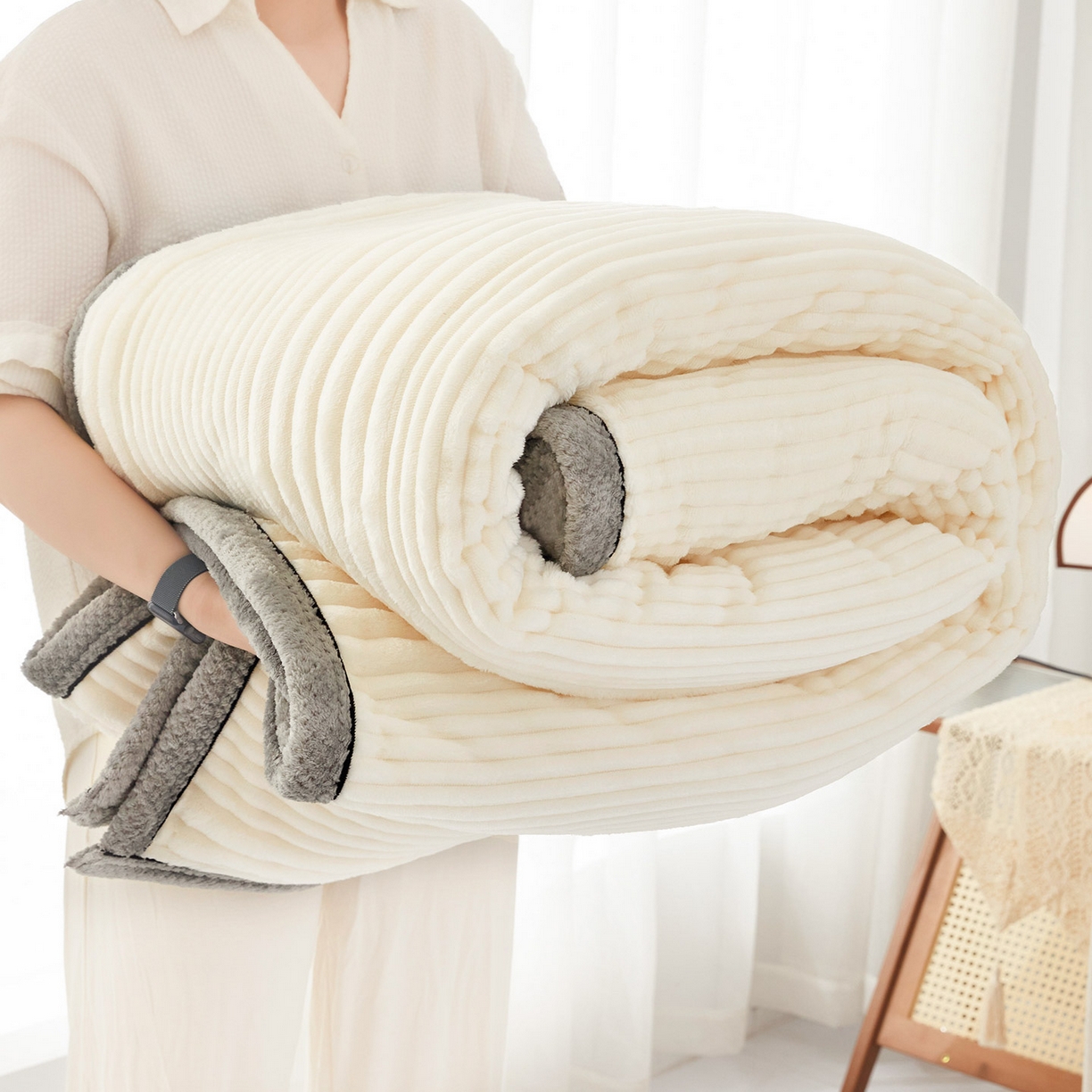 肖恩毯业2025新款子母条兔毛绒毛毯盖毯休闲毯绒毯毯子跨境专供可打卷外贸出口可定制尺寸 子母-白色