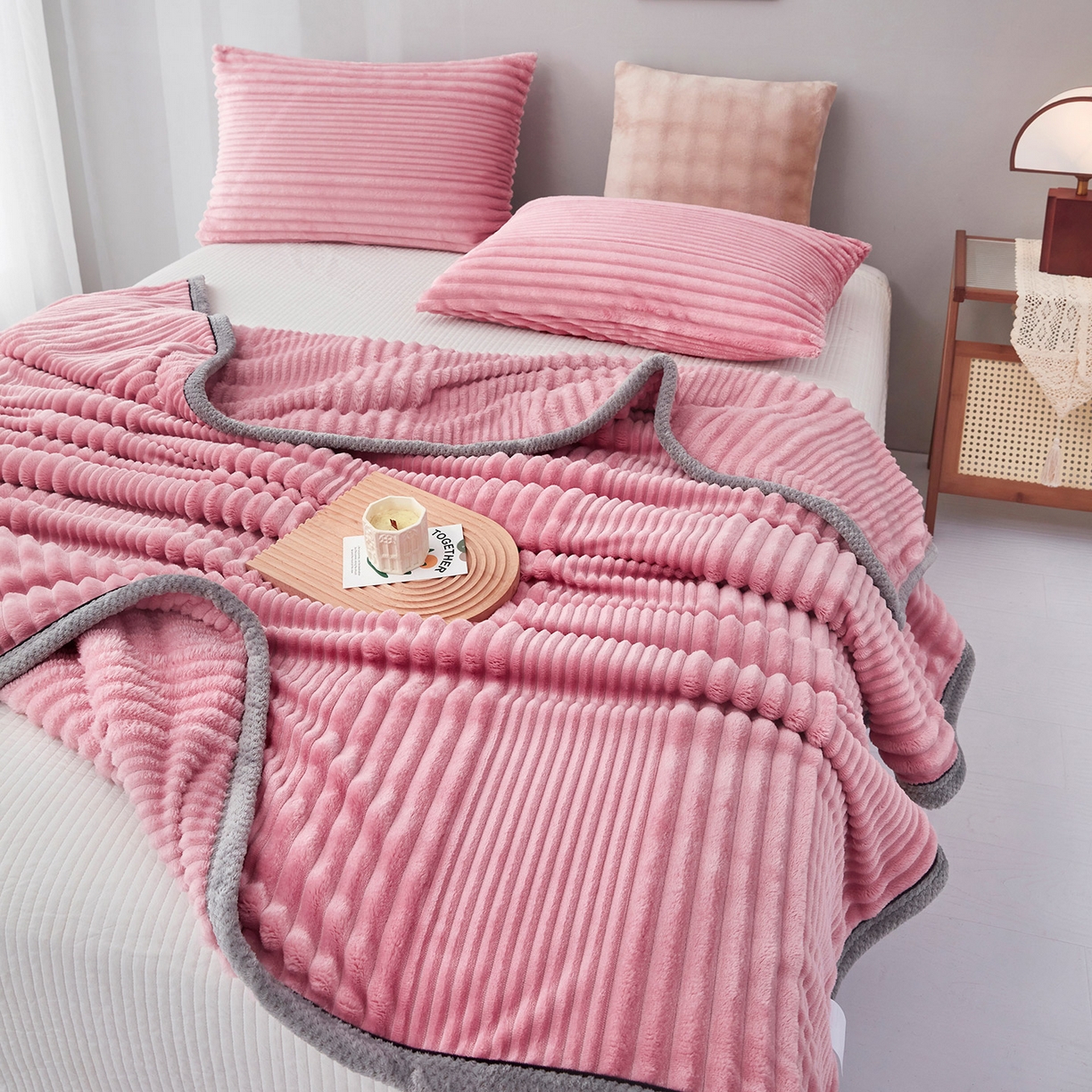 91家纺网 家纺一手货源 找家纺 肖恩毯业2025新款子母条兔毛绒毛毯盖毯休闲毯绒毯毯子跨境专供可打卷外贸出口可定制尺寸 子母-豆沙