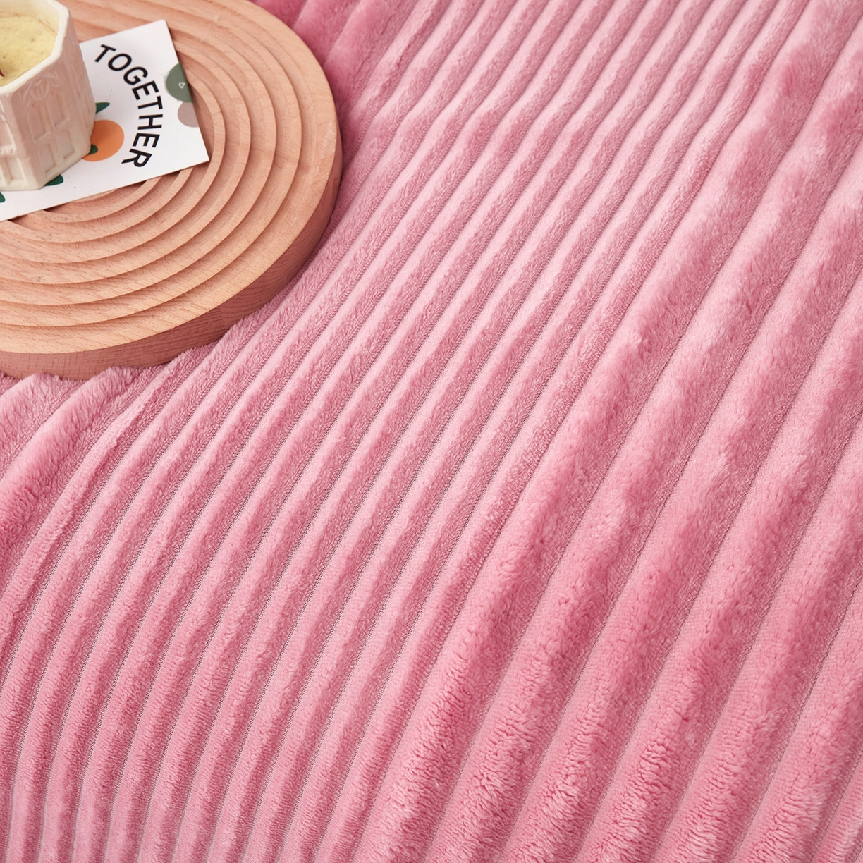 91家纺网 家纺一手货源 找家纺 肖恩毯业2025新款子母条兔毛绒毛毯盖毯休闲毯绒毯毯子跨境专供可打卷外贸出口可定制尺寸 子母-豆沙