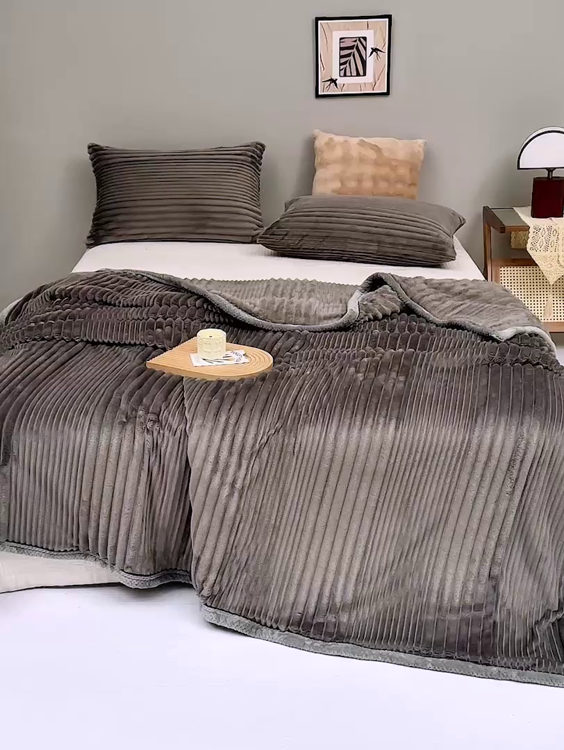 91家纺网 家纺一手货源 找家纺 肖恩毯业2025新款子母条兔毛绒毛毯盖毯休闲毯绒毯毯子跨境专供可打卷外贸出口可定制尺寸 子母-深灰