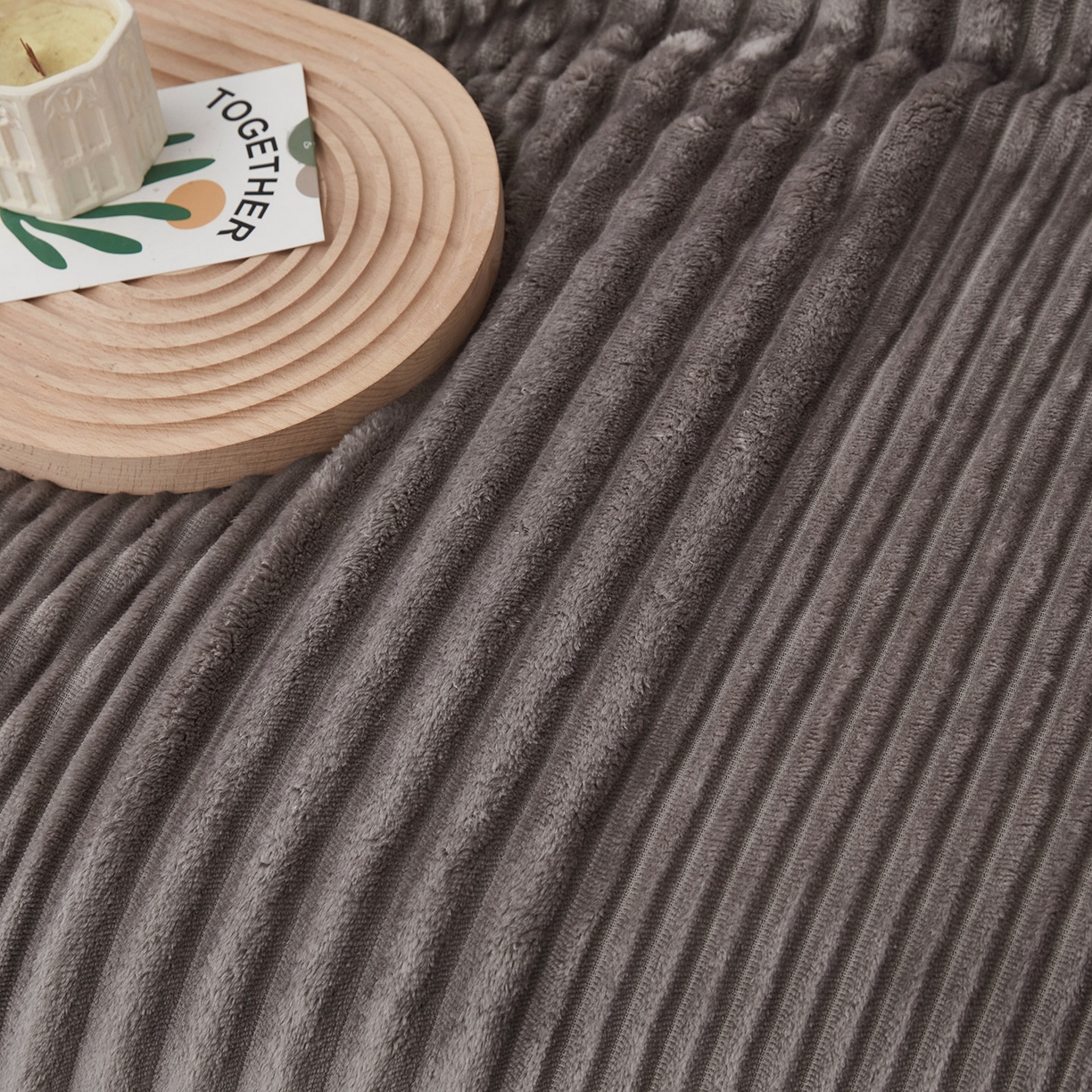 91家纺网 家纺一手货源 找家纺 肖恩毯业2025新款子母条兔毛绒毛毯盖毯休闲毯绒毯毯子跨境专供可打卷外贸出口可定制尺寸 子母-深灰