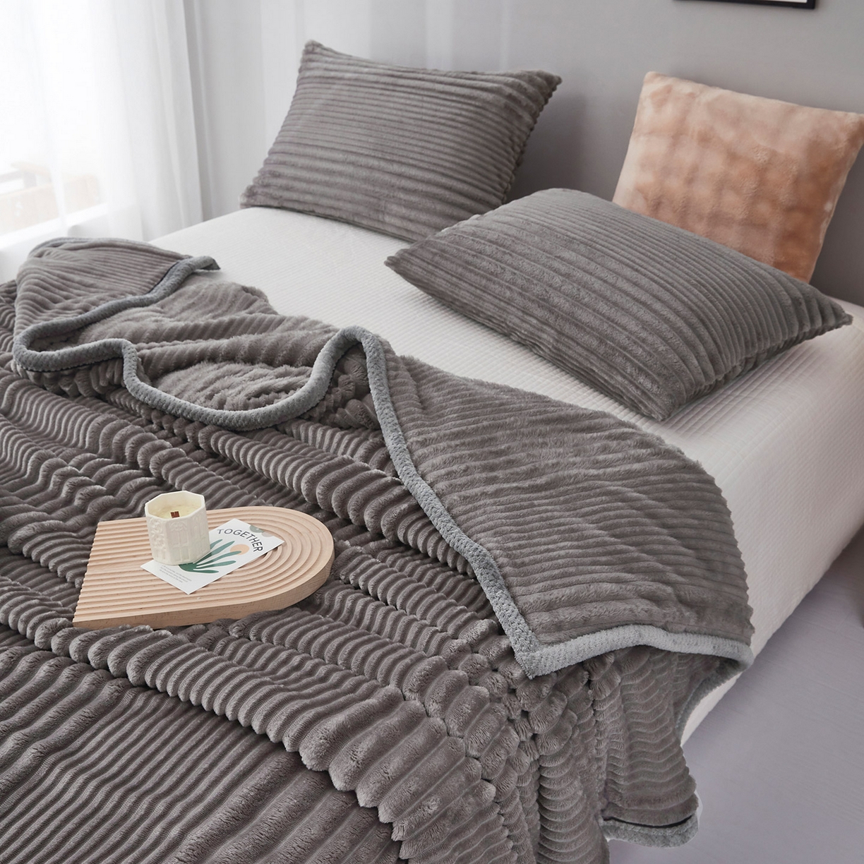 91家纺网 家纺一手货源 找家纺 肖恩毯业2025新款子母条兔毛绒毛毯盖毯休闲毯绒毯毯子跨境专供可打卷外贸出口可定制尺寸 子母-深灰