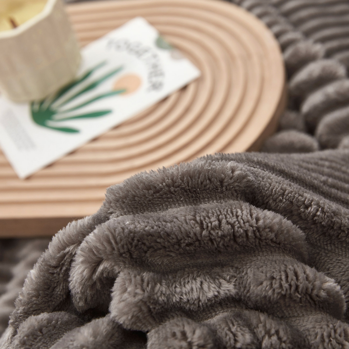 91家纺网 家纺一手货源 找家纺 肖恩毯业2025新款子母条兔毛绒毛毯盖毯休闲毯绒毯毯子跨境专供可打卷外贸出口可定制尺寸 子母-深灰