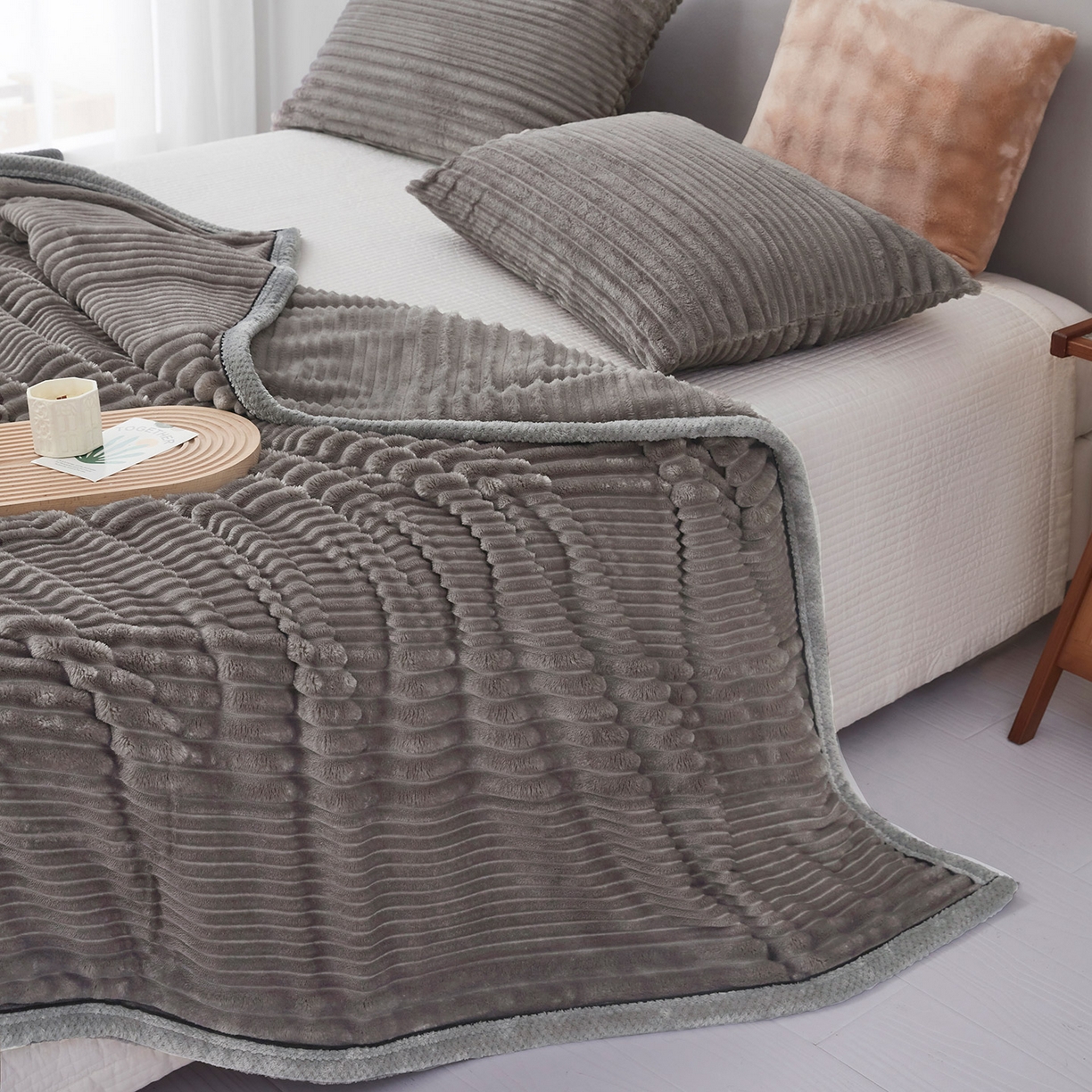 91家纺网 家纺一手货源 找家纺 肖恩毯业2025新款子母条兔毛绒毛毯盖毯休闲毯绒毯毯子跨境专供可打卷外贸出口可定制尺寸 子母-深灰