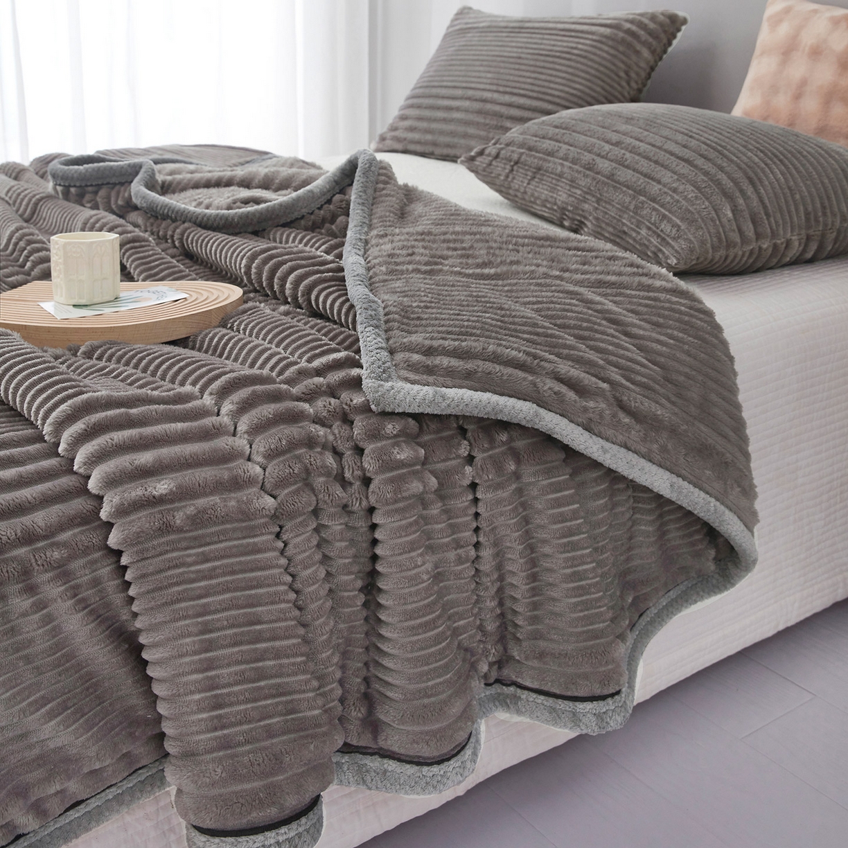 91家纺网 家纺一手货源 找家纺 肖恩毯业2025新款子母条兔毛绒毛毯盖毯休闲毯绒毯毯子跨境专供可打卷外贸出口可定制尺寸 子母-深灰