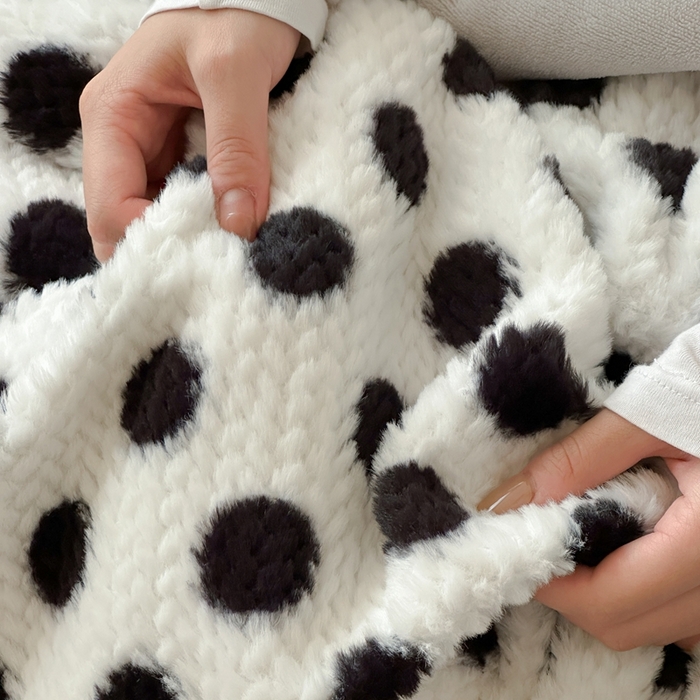 91家纺网 家纺一手货源 找家纺 多米家居 2025新款毛球波波抱枕被 波波-白