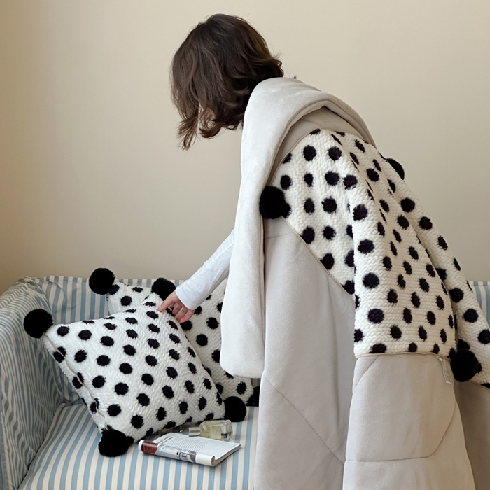 91家纺网 家纺一手货源 找家纺 多米家居 2025新款毛球波波抱枕被 波波-白