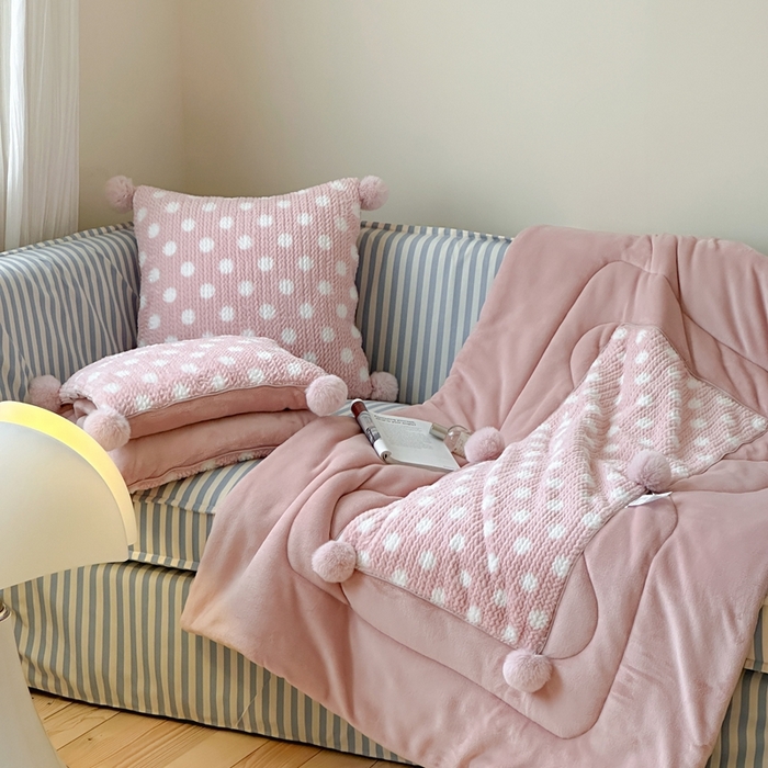 91家纺网 家纺一手货源 找家纺 （总）多米家居 2025新款毛球波波抱枕被