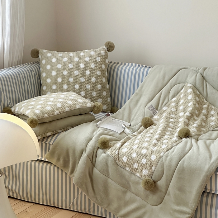 91家纺网 家纺一手货源 找家纺 （总）多米家居 2025新款毛球波波抱枕被