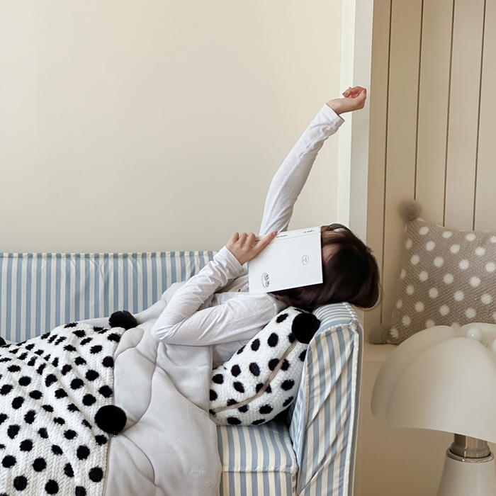 91家纺网 家纺一手货源 找家纺 （总）多米家居 2025新款毛球波波抱枕被