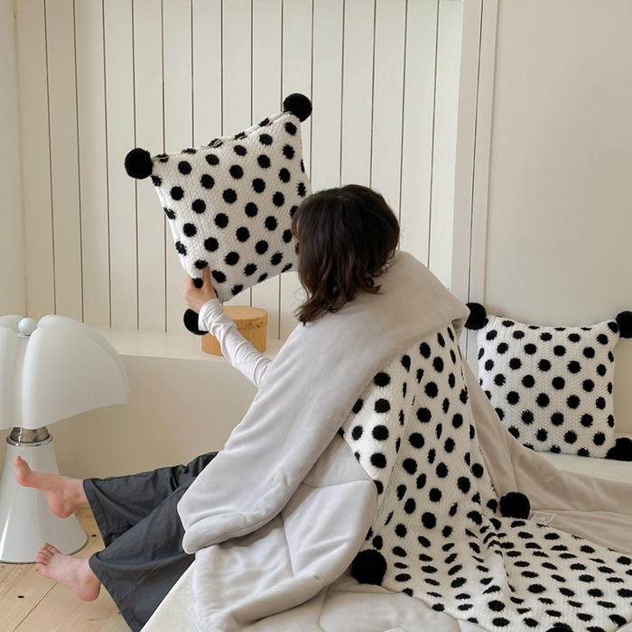 91家纺网 家纺一手货源 找家纺 多米家居 2025新款毛球波波抱枕被 波波-白