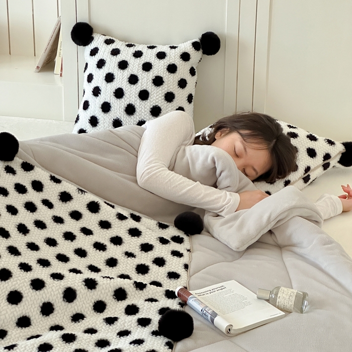 91家纺网 家纺一手货源 找家纺 多米家居 2025新款毛球波波抱枕被 波波-白