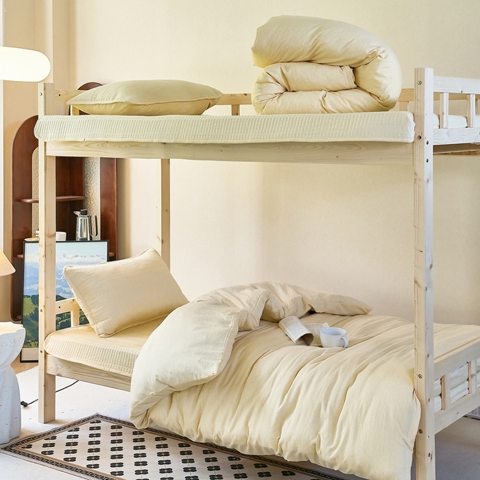 91家纺网 家纺一手货源 找家纺 梦莱斯2025新款皱皱棉学生款床盖三件套 波点黄