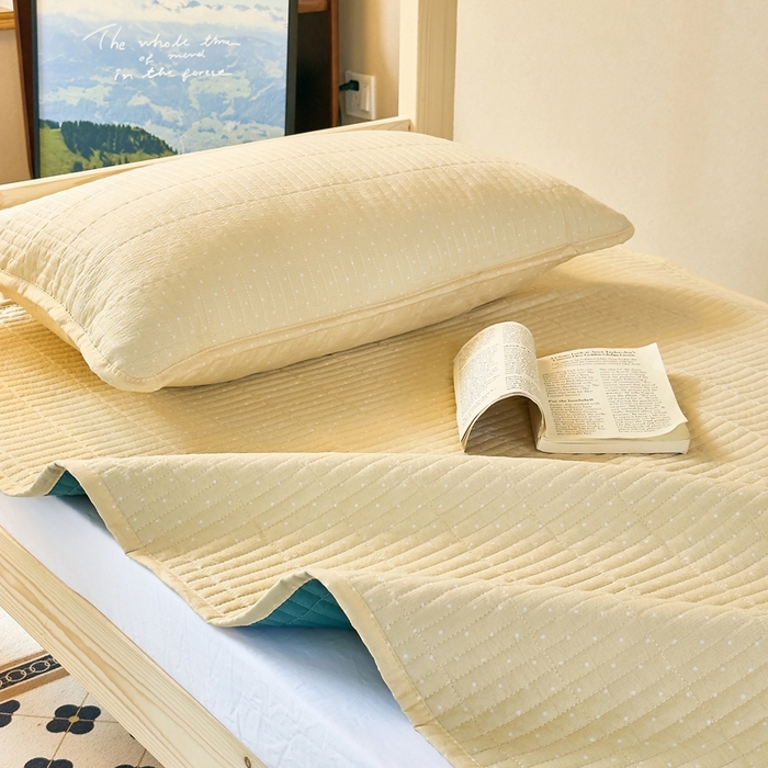 91家纺网 家纺一手货源 找家纺 梦莱斯2025新款皱皱棉学生款床盖三件套 波点黄