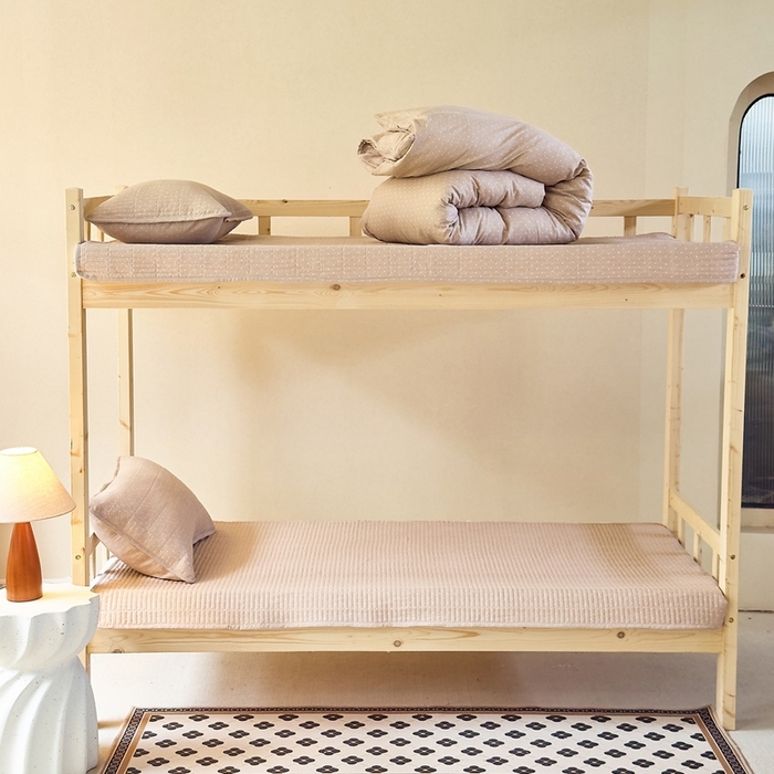 91家纺网 家纺一手货源 找家纺 梦莱斯2025新款皱皱棉学生款床盖三件套 波点咖