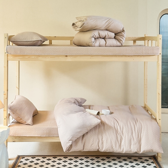 91家纺网 家纺一手货源 找家纺 梦莱斯2025新款皱皱棉学生款床盖三件套 波点咖