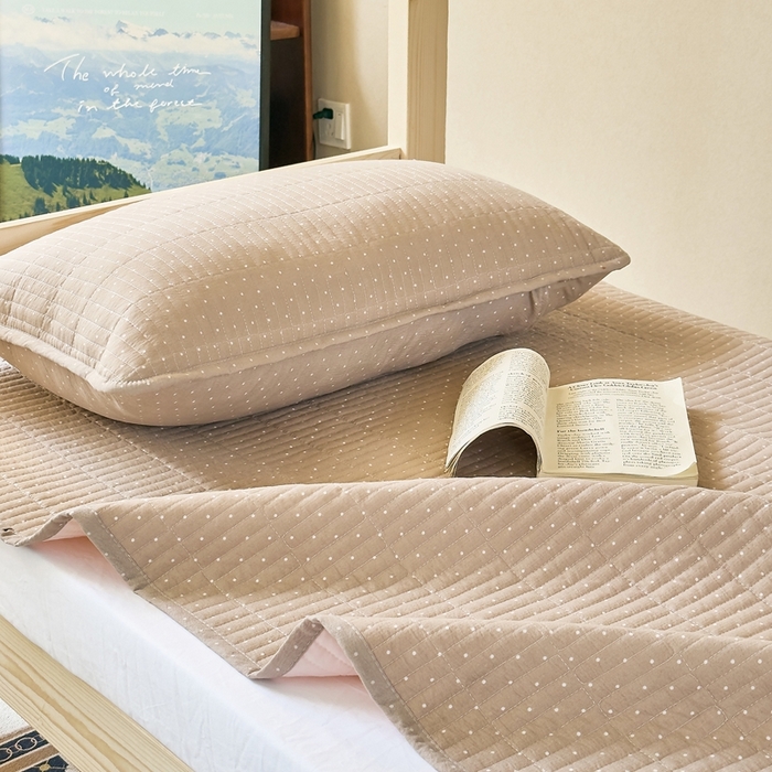 91家纺网 家纺一手货源 找家纺 梦莱斯2025新款皱皱棉学生款床盖三件套 波点咖