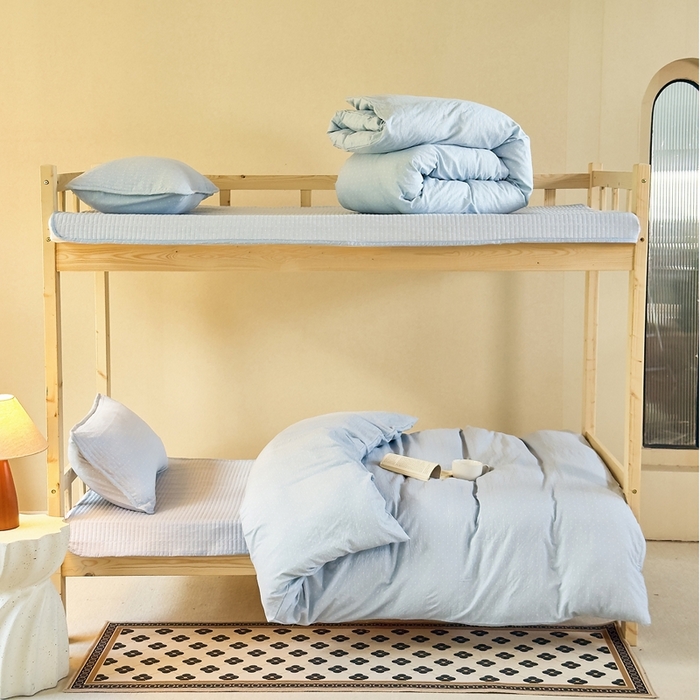 91家纺网 家纺一手货源 找家纺 梦莱斯2025新款皱皱棉学生款床盖三件套 波点蓝